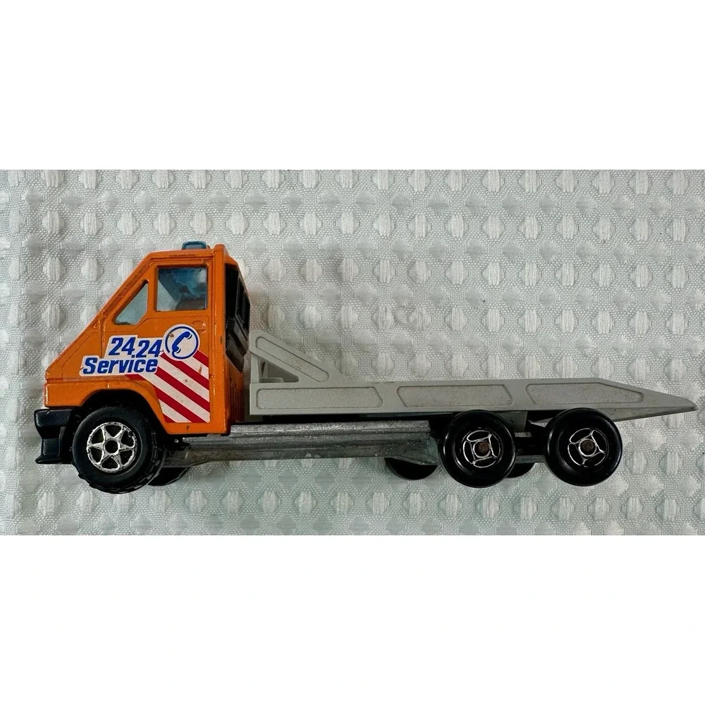 Majorette Renault Master T35 1/45 Diecast Tow Truck 24-24 Service‎ (1984 France)
